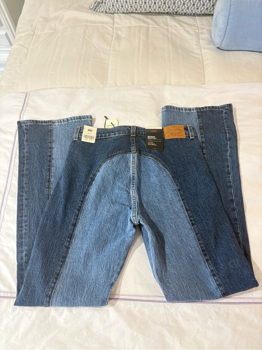 Levi’s Two-Tone High-Rise Straight Jeans - Blue - Picture 3 of 5